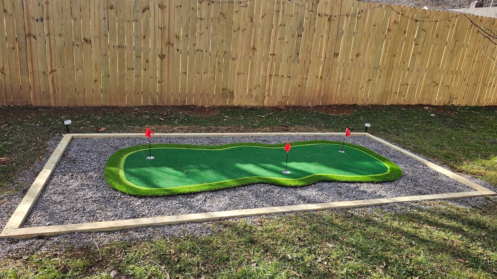 3-hole outdoor putting green